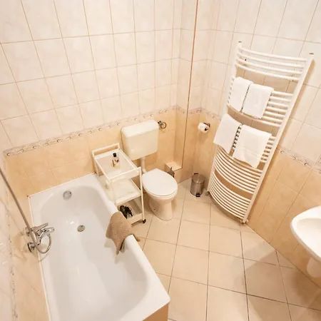Mooi Panzió Bed and breakfast Nagyatád